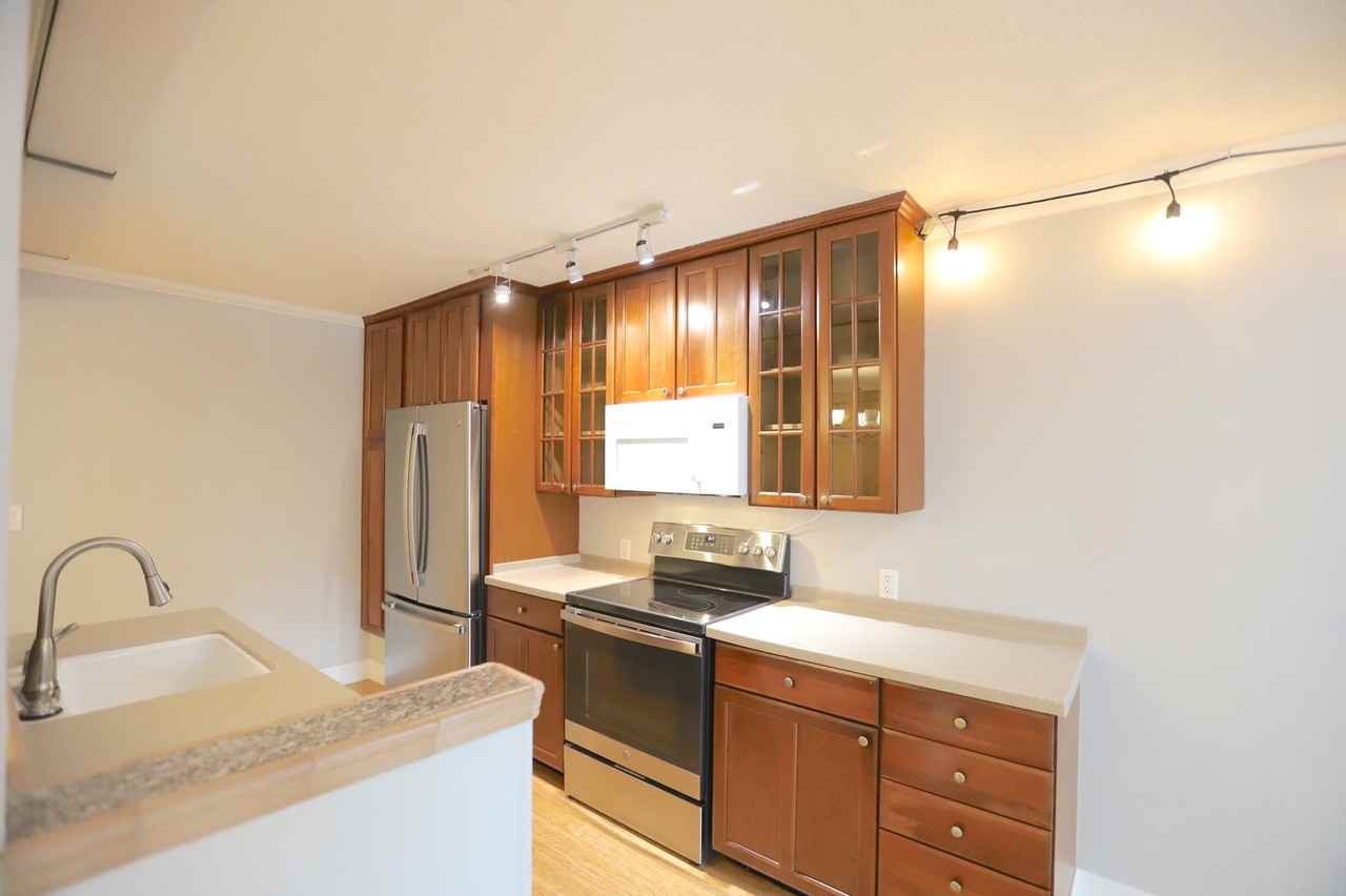 22 Moss Ave - Photo 7 of 50