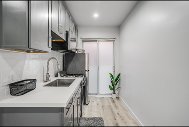 523 Main St #5 - Photo 4 of 9