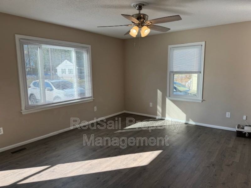 6002 Old Chestnut Ave - Photo 4 of 10