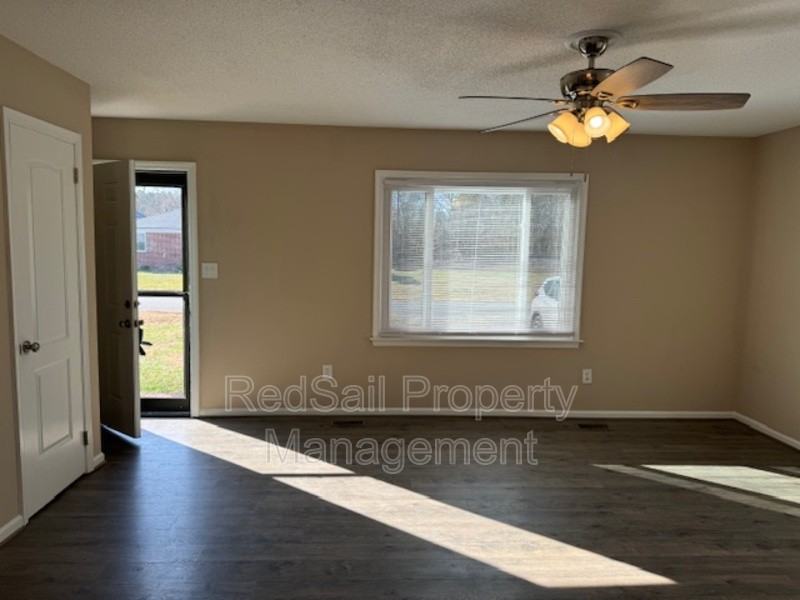 6002 Old Chestnut Ave - Photo 5 of 10