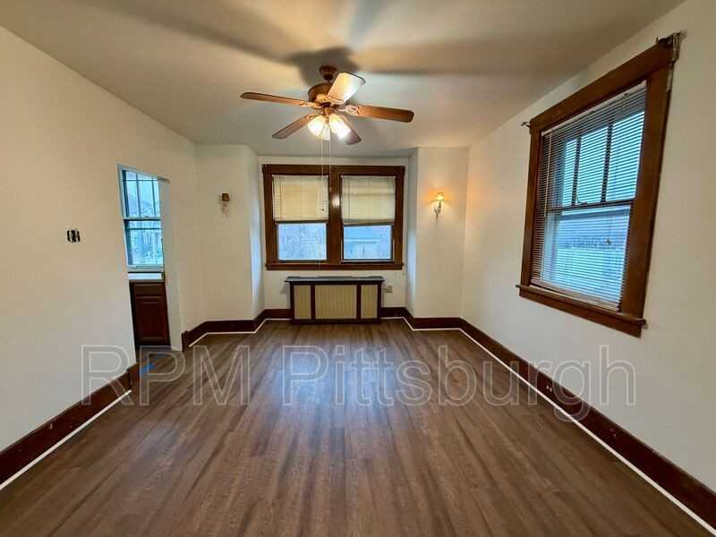 1011 2nd St - Photo 3 of 14