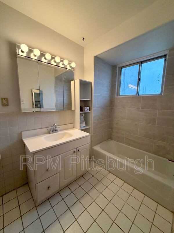 1011 2nd St - Photo 7 of 14