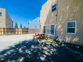 featured image of 1140 1/2 West St