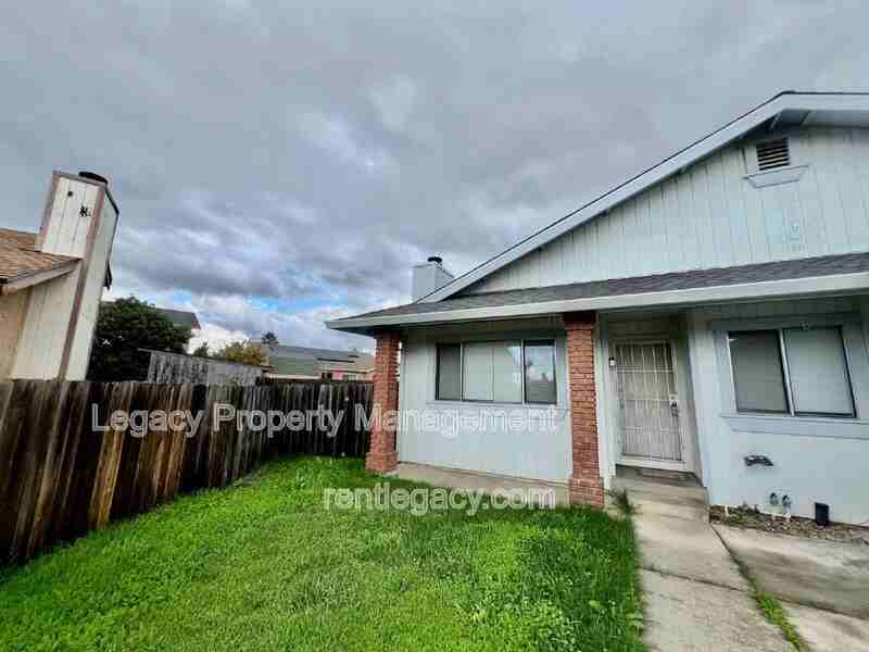 827 Crested Dr - Photo 3 of 27