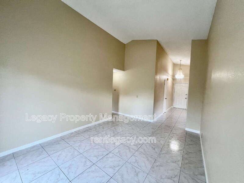 827 Crested Dr - Photo 6 of 27