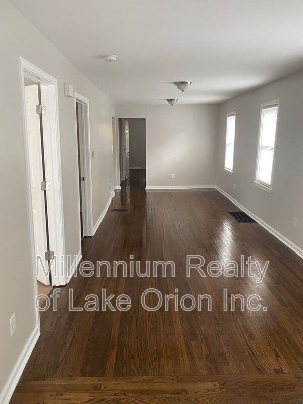 46 W Strathmore Ave - Photo 3 of 12