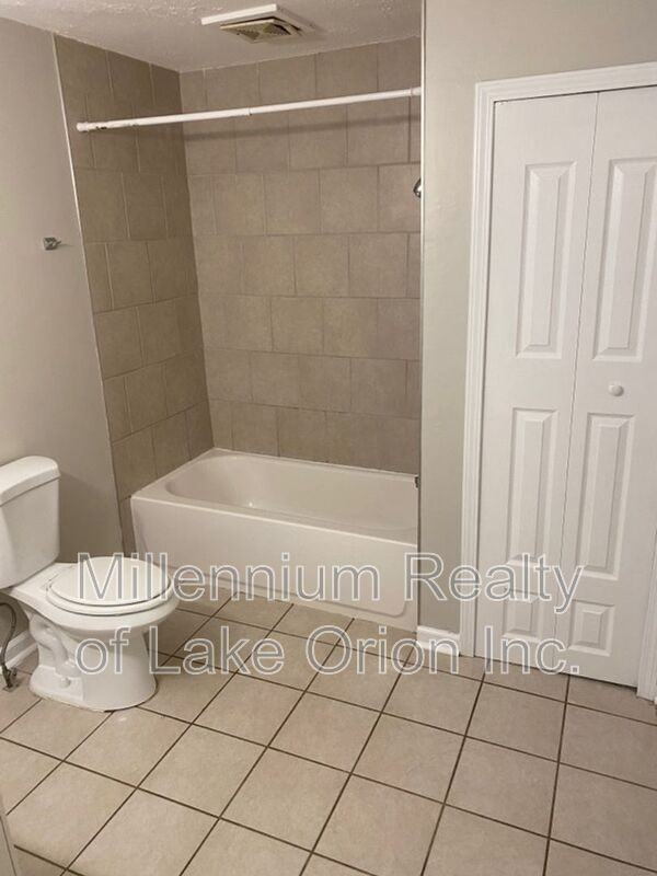 46 W Strathmore Ave - Photo 7 of 12