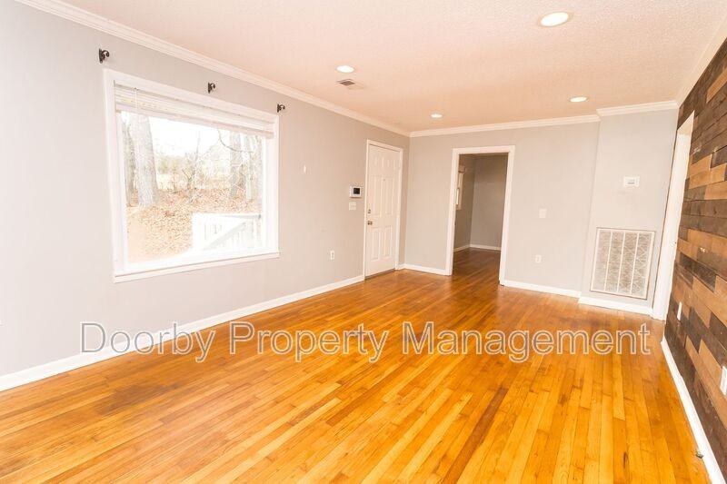 11412 London Ln - Photo 2 of 22