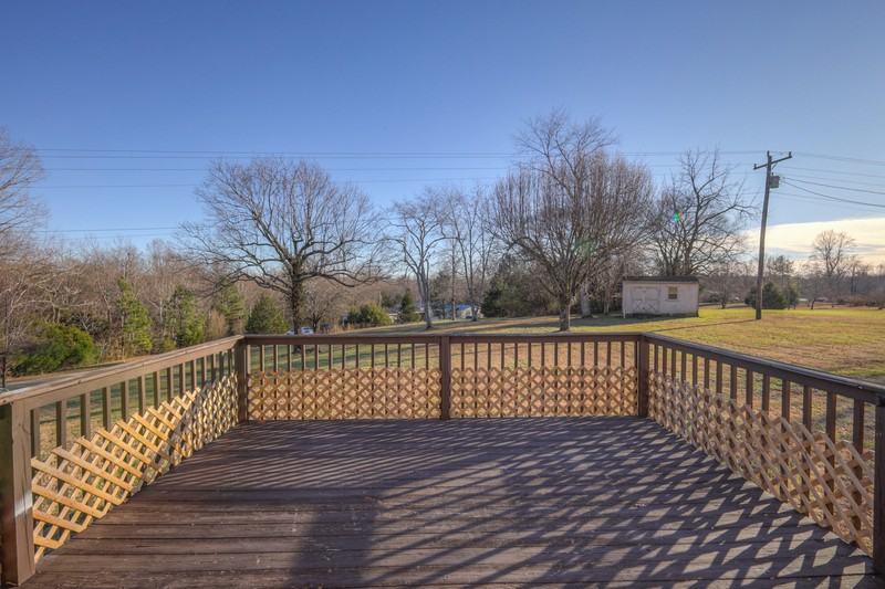 9404 Locust Creek Rd - Photo 3 of 10