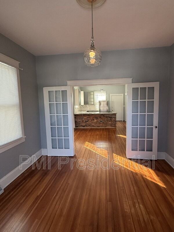 608 W 19th St - Photo 2 of 13