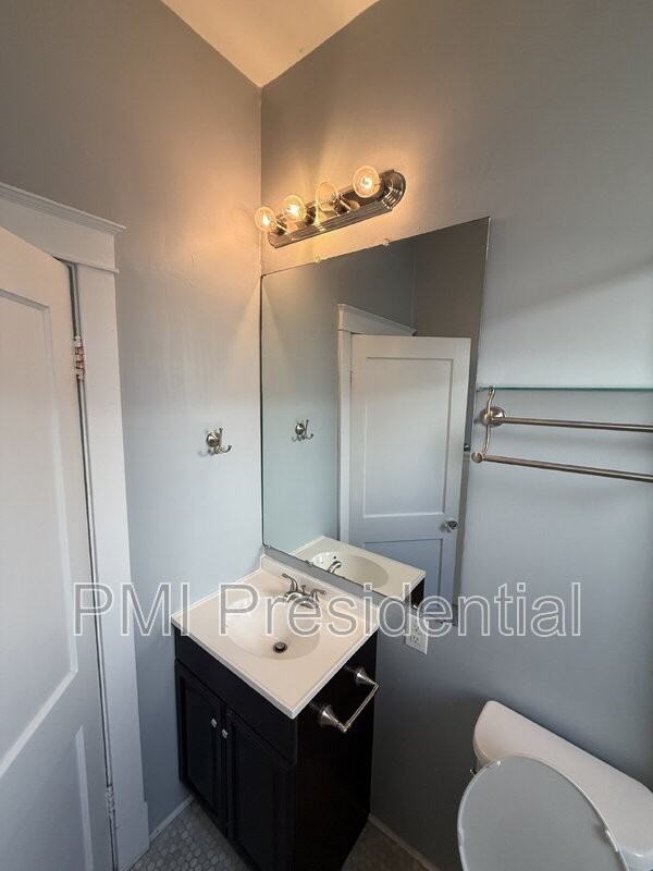 608 W 19th St - Photo 6 of 13