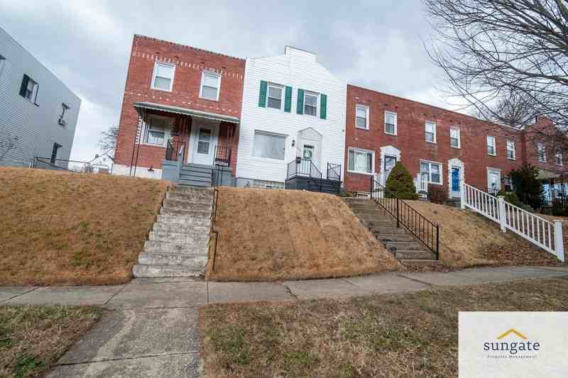 8666 Oak Rd - Photo 2 of 34