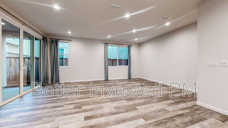 2039 Karen Pl - Photo 6 of 22