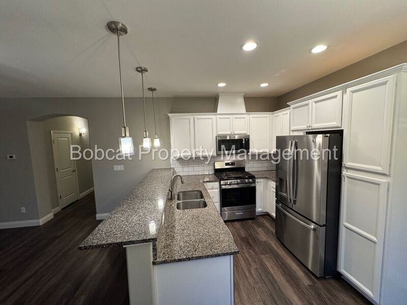 1299 Saltern Dr - Photo 6 of 35