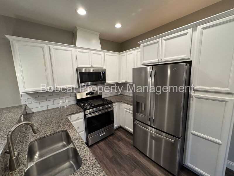 1299 Saltern Dr - Photo 7 of 35