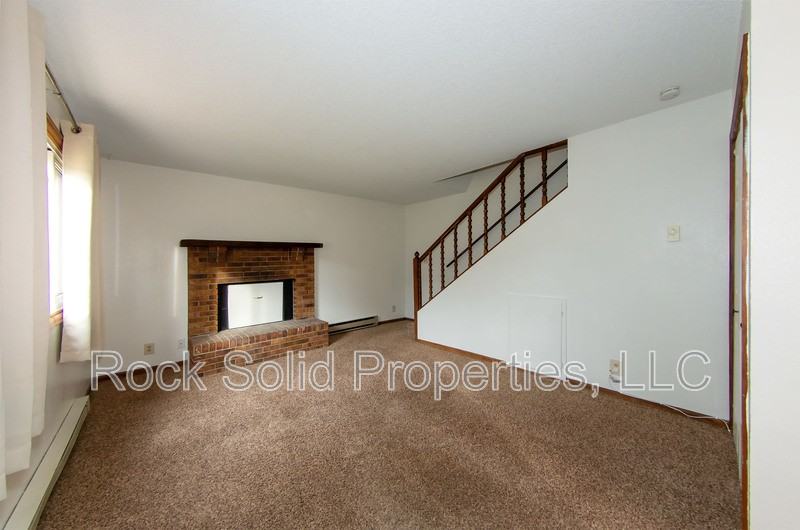 1610 Taft Ave - Photo 4 of 21