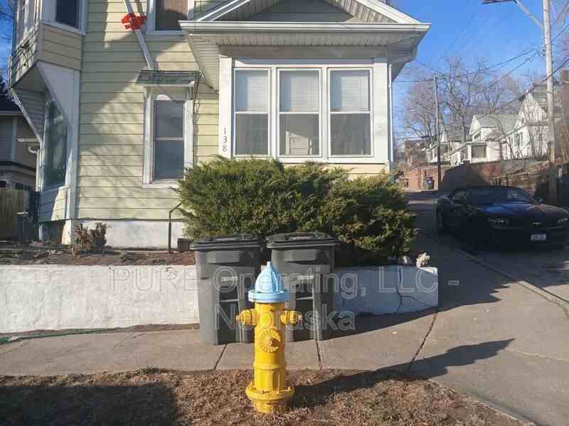 138 Grant St - Photo 2 of 15