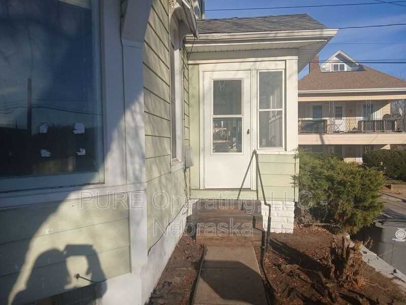 138 Grant St - Photo 7 of 15