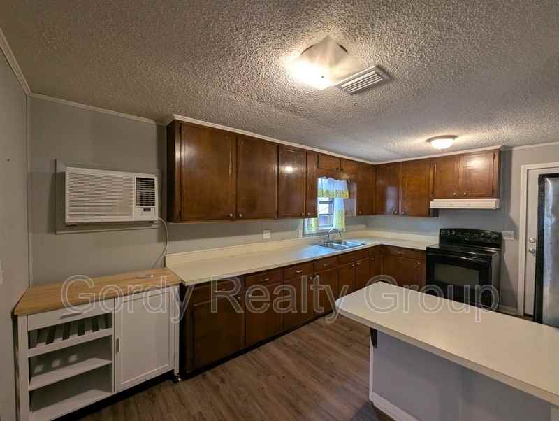 6505 Blue Springs Rd - Photo 5 of 13