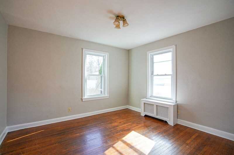 42R Jefferson St #1stFL - Photo 3 of 12