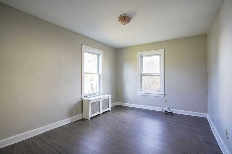 42R Jefferson St #1stFL - Photo 4 of 12