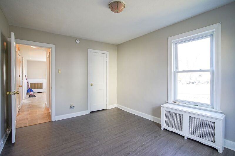 42R Jefferson St #1stFL - Photo 5 of 12