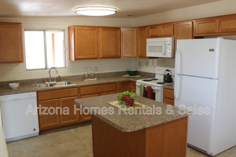 8131 E Beverly St - Photo 3 of 9