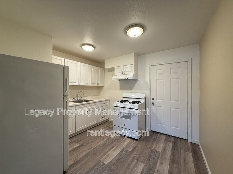 3715 46th Ave #4 - Photo 4 of 13