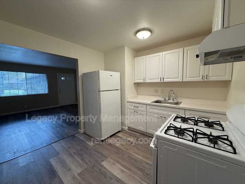 3715 46th Ave #4 - Photo 5 of 13