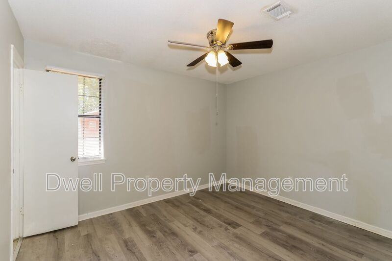 2614 Andorra Dr - Photo 5 of 15