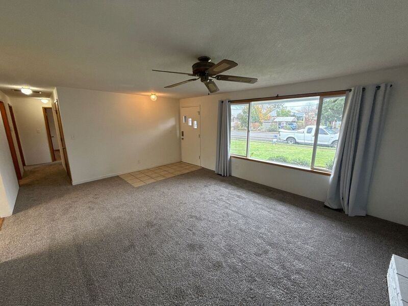 1650 Nw Highland Dr - Photo 4 of 40