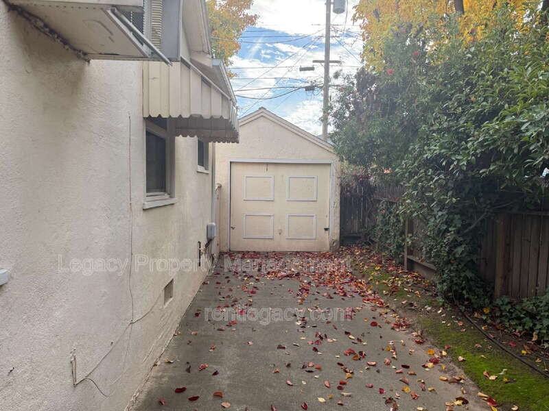 5340 U St - Photo 4 of 21