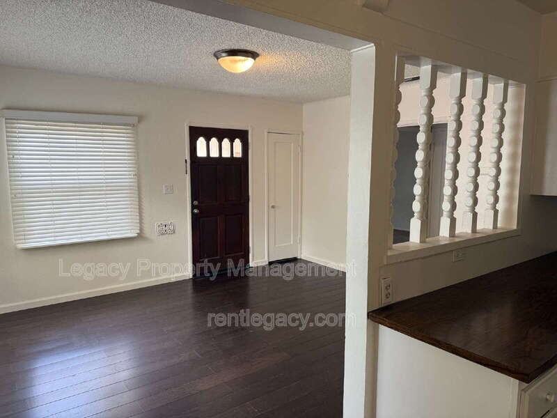 5340 U St - Photo 5 of 21