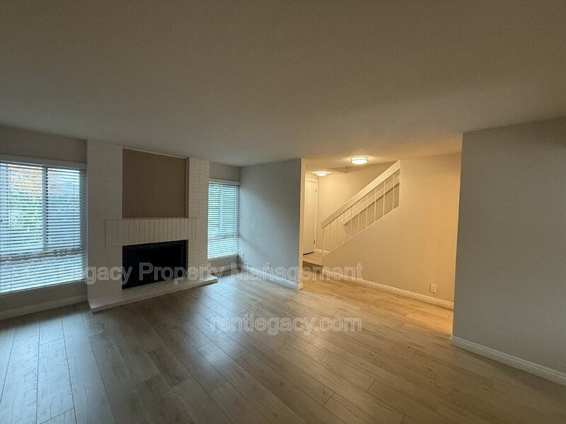 2298 Sierra Blvd #C - Photo 2 of 15