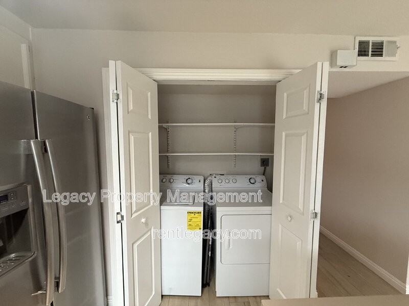 2298 Sierra Blvd #C - Photo 6 of 15