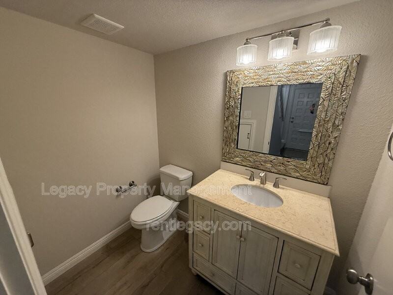 2298 Sierra Blvd #C - Photo 7 of 15