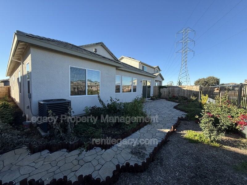 8283 Humble Ct - Photo 7 of 27