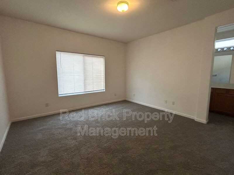 3577 Santiago Ave - Photo 6 of 9