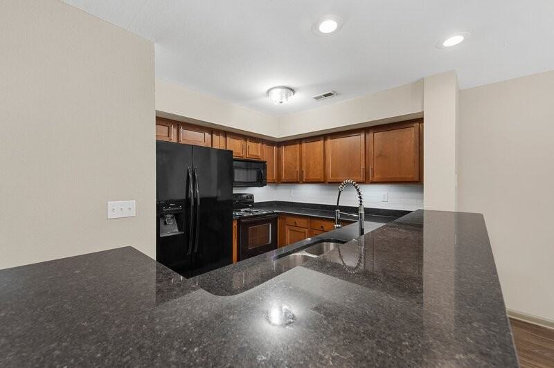 1040 University Dr #3 - Photo 6 of 21