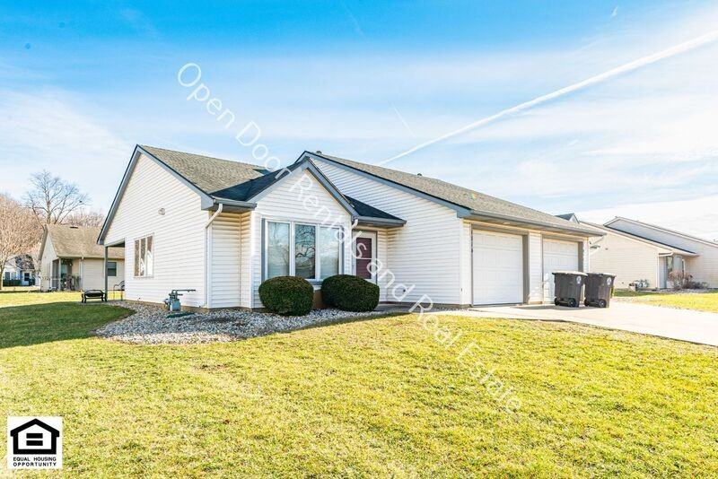 1514 Fieldstone Dr - Photo 2 of 23