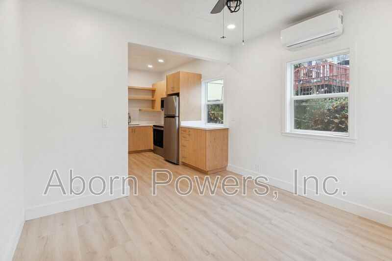 1032 Spring St #B - Photo 2 of 15