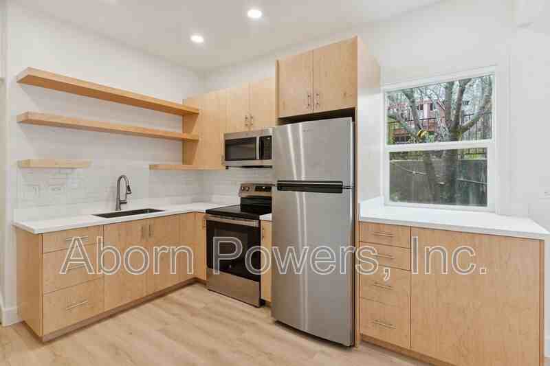 1032 Spring St #B - Photo 7 of 15