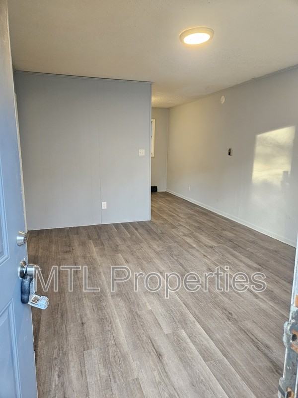 1108 Marion St - Photo 3 of 10