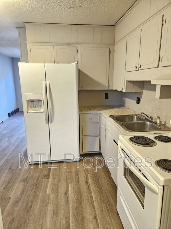 1108 Marion St - Photo 5 of 10