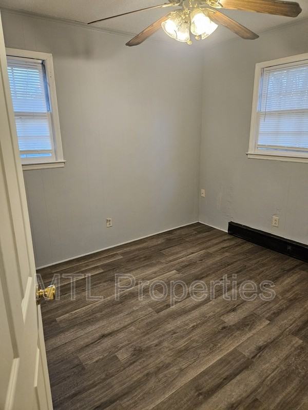 1108 Marion St - Photo 7 of 10