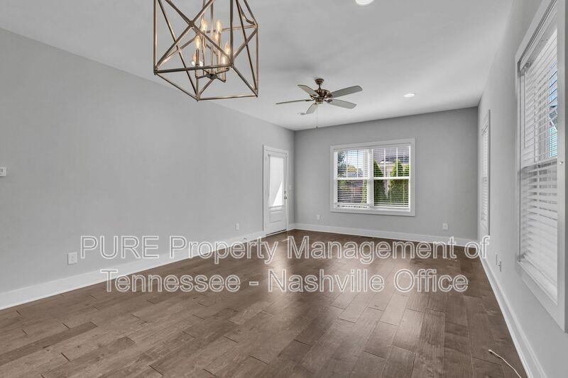 1404 10th Ave N #B - Photo 6 of 35