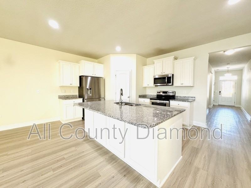 115 Moonraker Cir - Photo 4 of 30