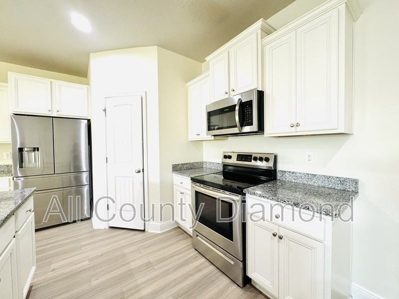 115 Moonraker Cir - Photo 6 of 30