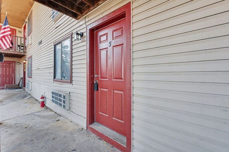 1045 S Happy Hollow Rd #5 - Photo 2 of 17