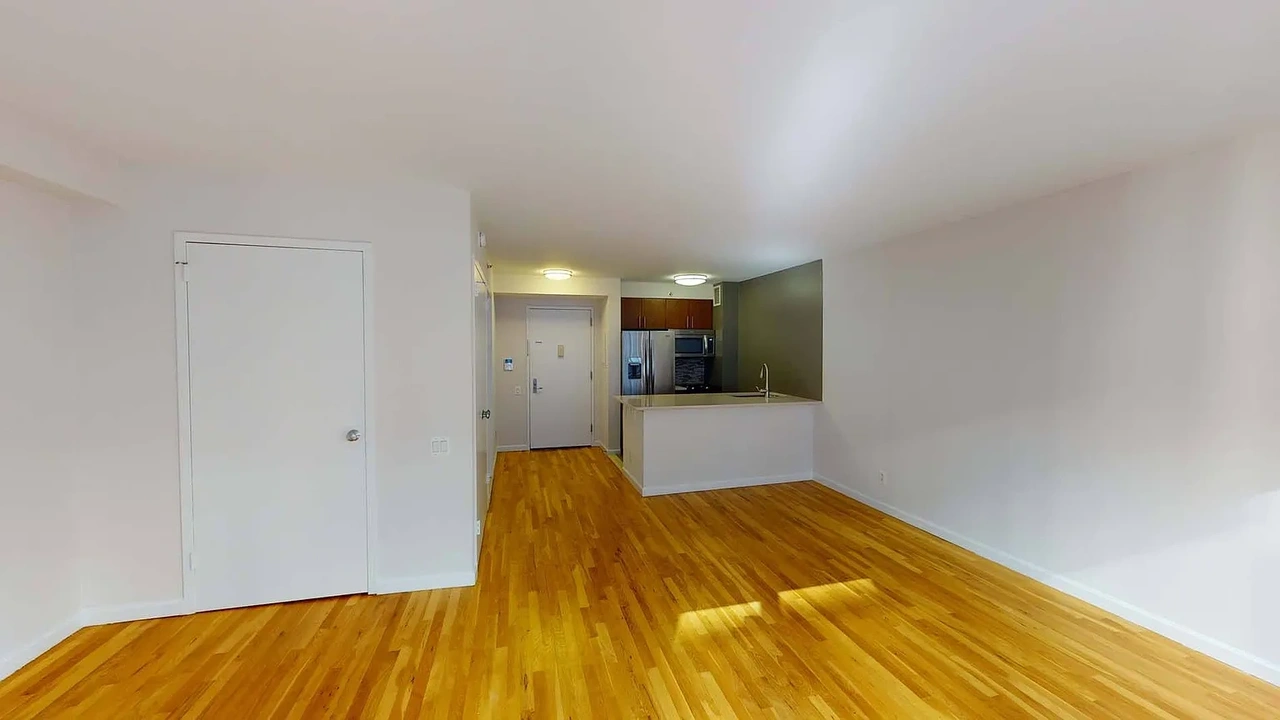 120 W 21st St - Photo 5 of 30